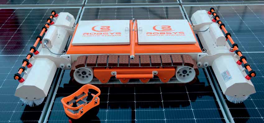 RTM PRO Series: Remote-controlled tracked robot, up to 2 MW cleaning capacity per day. — image 2